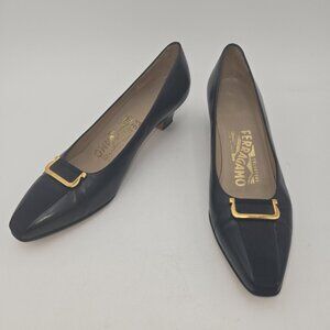 Salvatore Ferragamo Vara Pumps Navy Blue Leather 6 AA Gold Buckle Made Italy VTG
